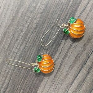 #357Halloween/Fall Dangle Pumpkin Earrings.